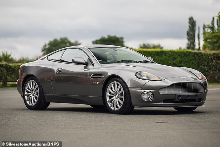 Në shitje supermakina Aston Martin, dikur i përkiste Mbretëreshës së Anglisë