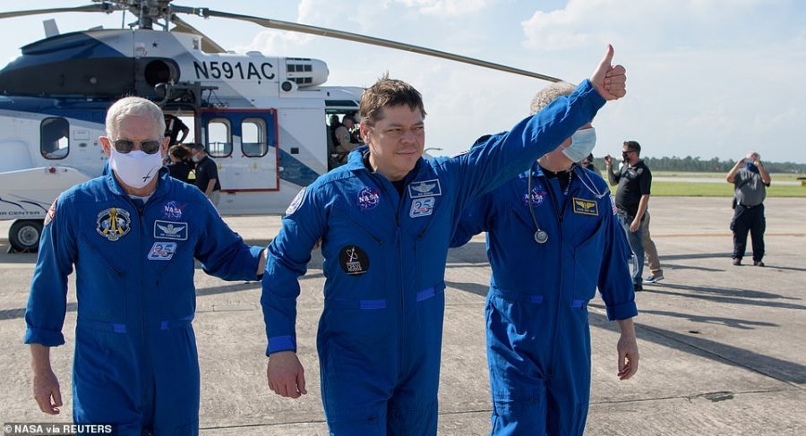 VIDEO/Elon Musk mirëpret në lot astronautët