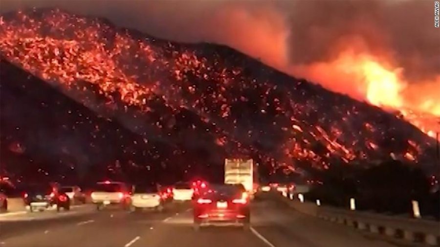 FOTO/ Zjarre të mëdha ‘pushtojnë’ pyjet në Kaliforni, mbi 1300 zjarrfikës në zonë  