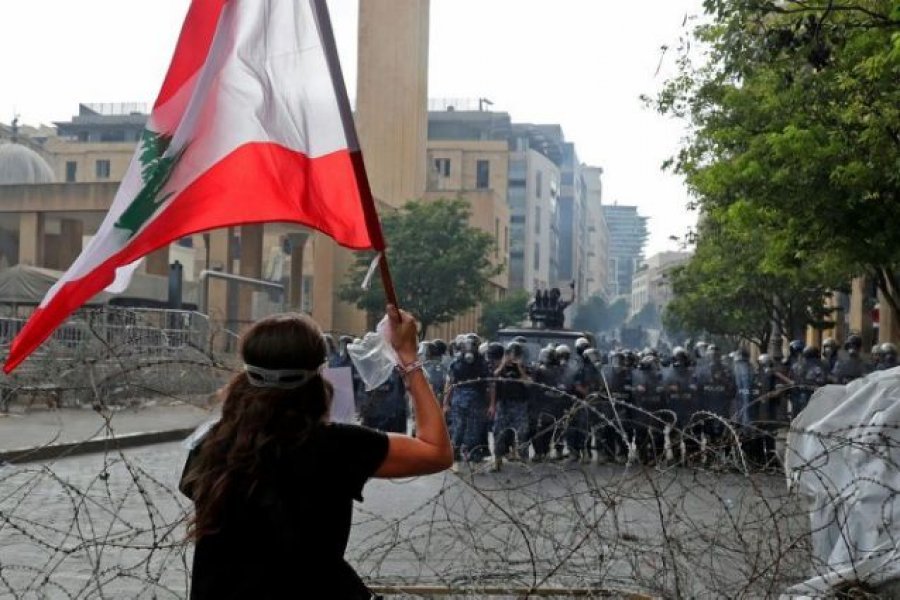 Bejrut përfshihet nga trazirat, policia përdorë gaz lotësjellës ndaj protestuesve