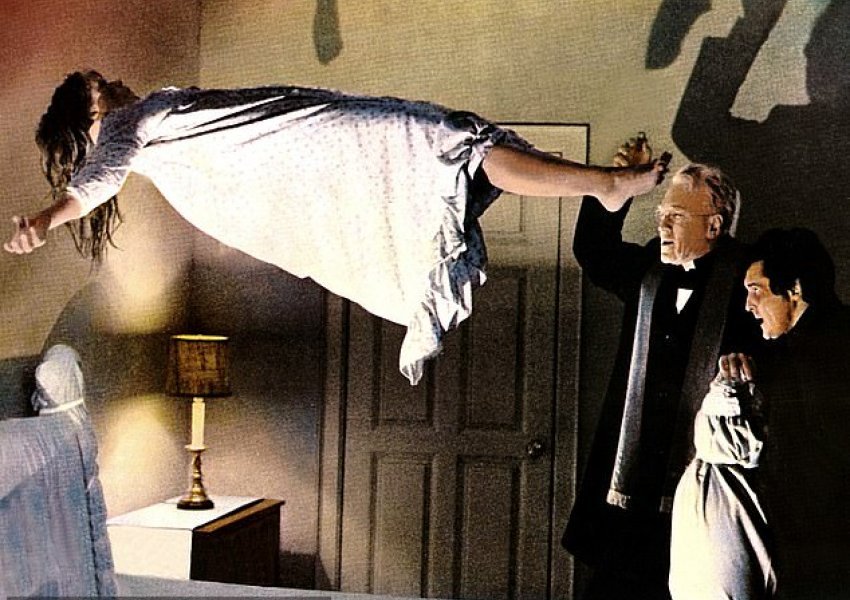 Prifti me eksperiencë në ekzorcizma trondit botën: ‘Filmi horror The Exorcist është real’