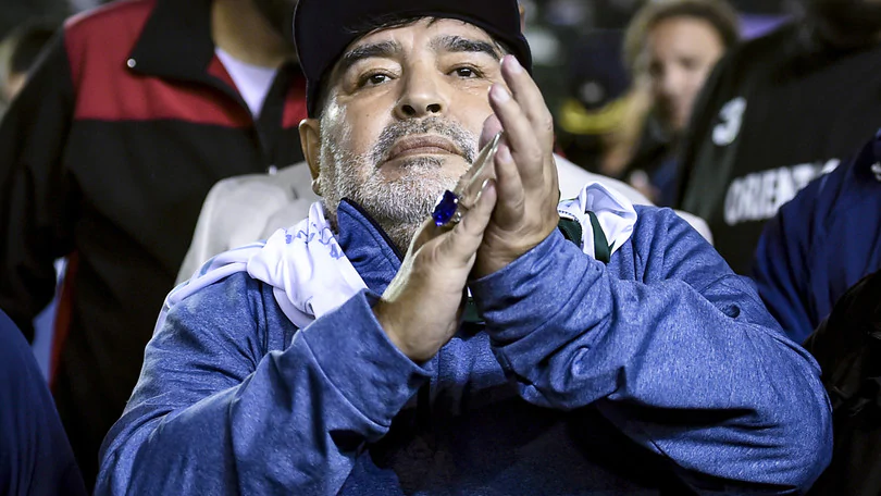Ekipi i tij do të fillojë stërvitjen por Maradona nuk do të jetë në fushë, ja arsyeja