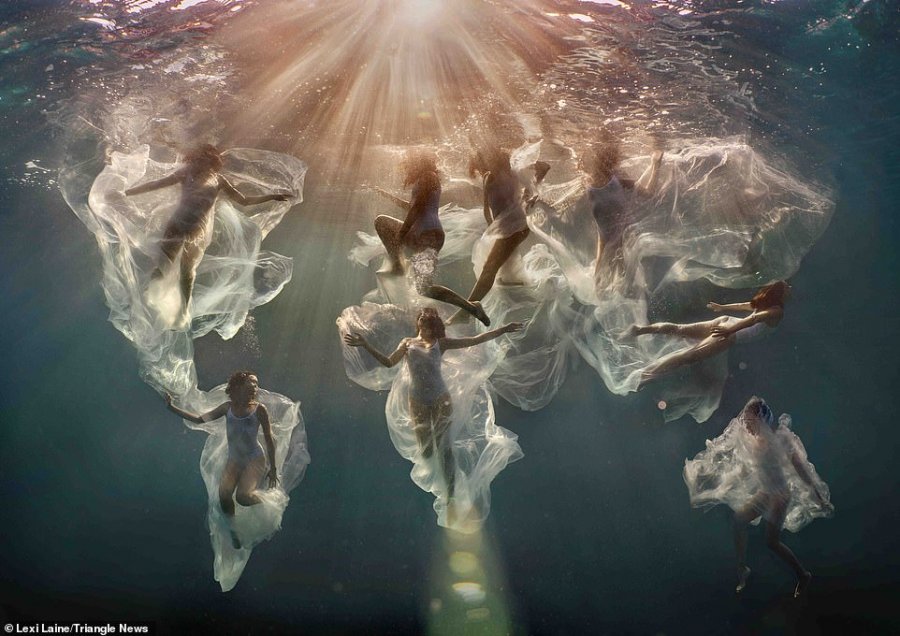 FOTO/Imazhet magjepsëse të modeleve nënujë
