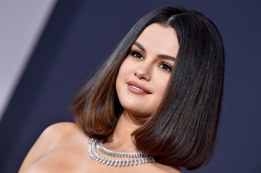 Selena Gomez nxjerr në treg kompaninë e saj të parë kozmetike