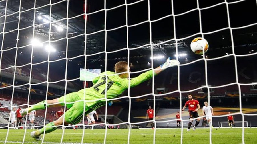 Penalltia e Bruno Fernandes çon Man United në gjysmëfinalet e Europa League