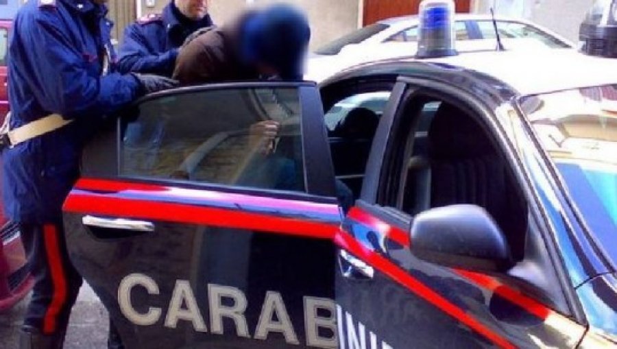 U ekstradua sot në Itali/ Kush është 30-vjeçari që la 4 të plagosur gjatë ndjekjes së tij