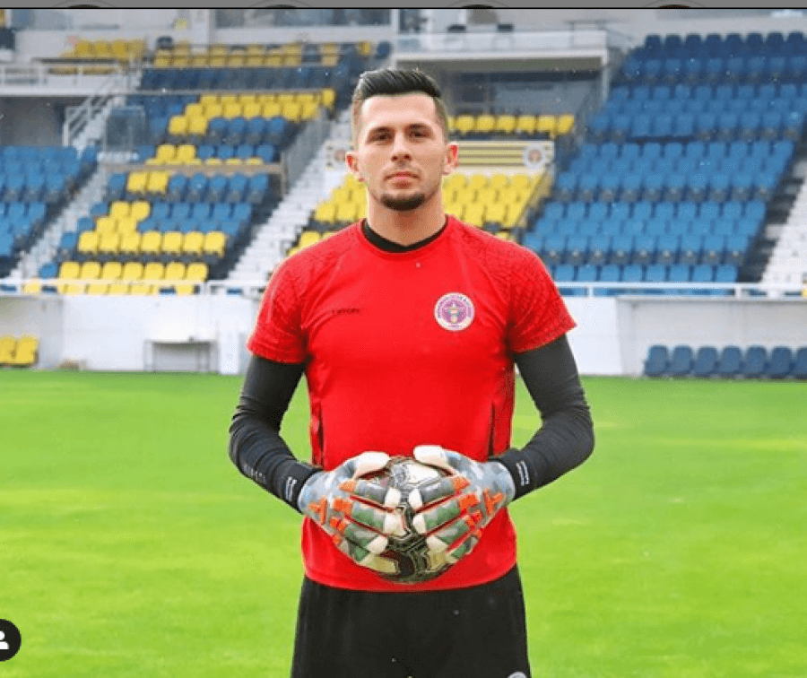 Fenerbahce nis negociatat për portierin shqiptar