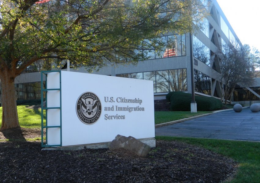 Emigracion në Amerikë: rriten tarifat e USCIS-it dhe kërkohen formularë të rinj