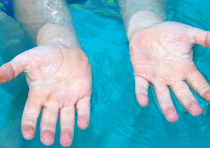 Pse rrudhen gishtat në ujë, zbuloni disa mistere të jashtëzakonshme të trupit