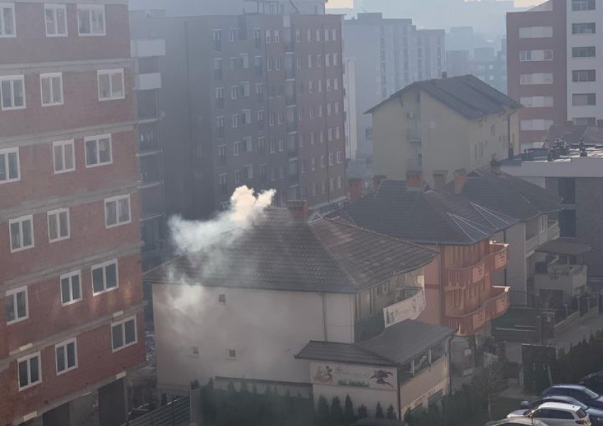  Çerdhja në Prishtinë kontribuon për ndotjen e ajrit, përdorë thëngjill për ngrohje të fëmijëve