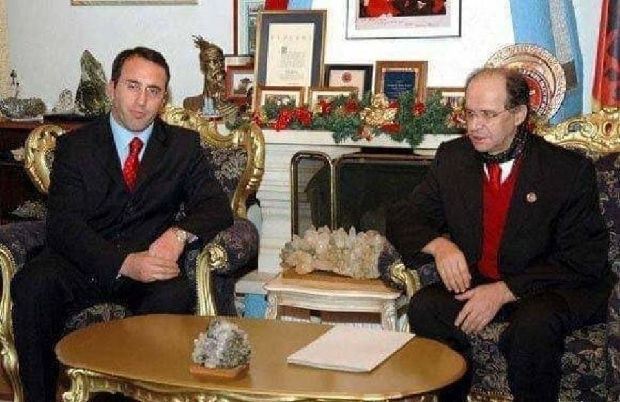 Haradinaj përkujton ditëndjen e Ibrahim Rugovës