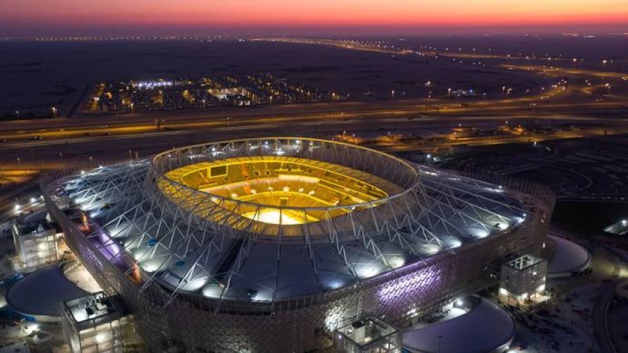 FOTO/ Ndërtohet stadiumi i Kupës së Botës ‘Katar 2022’, shihni mrekullinë me 40 mijë vende