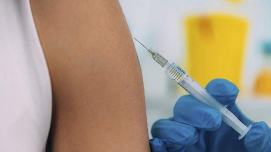 Drejtori i Pfizer: Në fund të vitit 2021 do të kemi më shumë doza vaksine se sa kemi nevojë