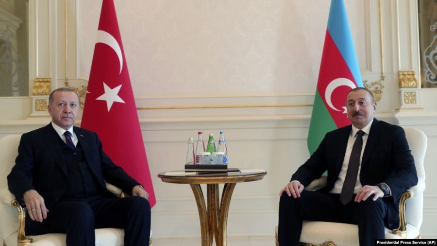 ‘Parada e Fitores’ kundër Armenisë/ Erdogan do vizitojë Azerbajxhanin