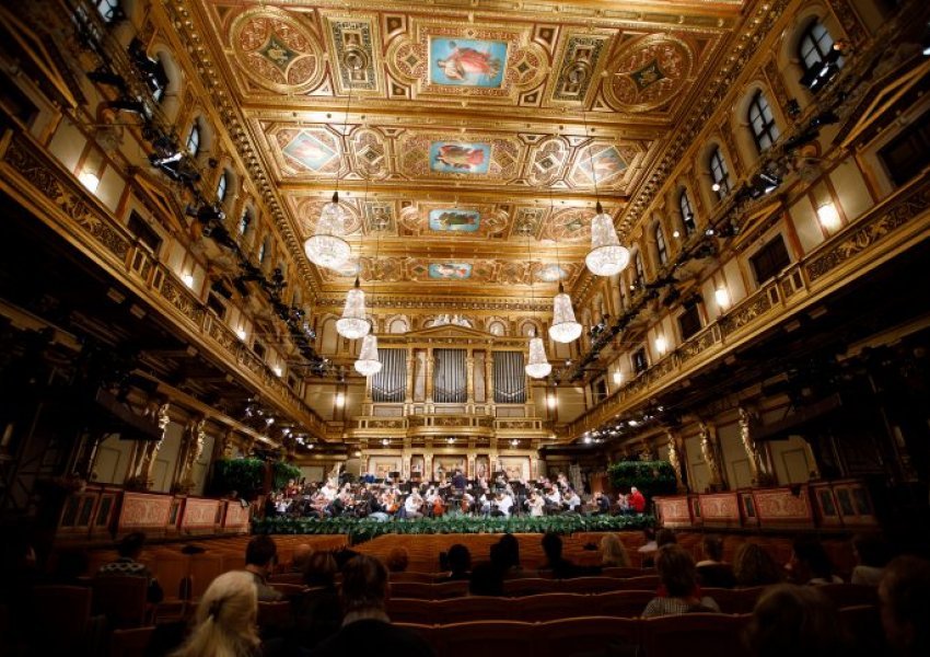 Filarmonia e Vjenës për herë të parë në histori para një salle bosh