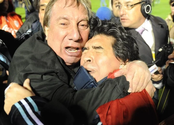 Ish-trajneri e kishte si djalin e tij, 82-vjeçarit ia mbajnë ende të fshehtë vdekjen e Maradonës