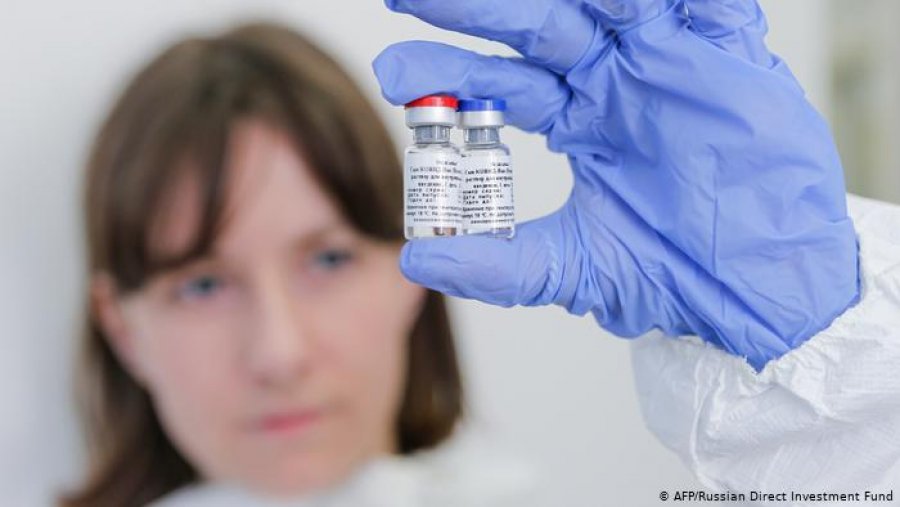 Fillon injektimi i vaksinave anti-Covid-19 në Rusi