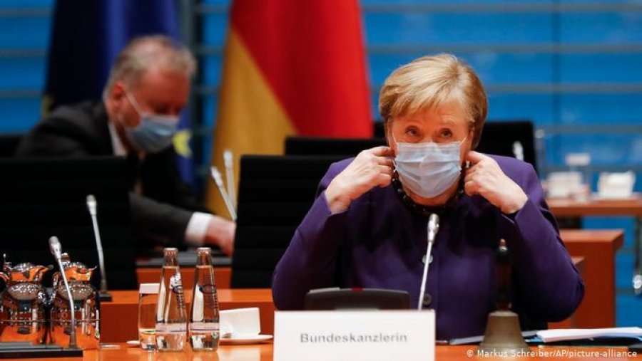 Angela Merkel flet me besim në OKB për luftën kundër koronavirusit