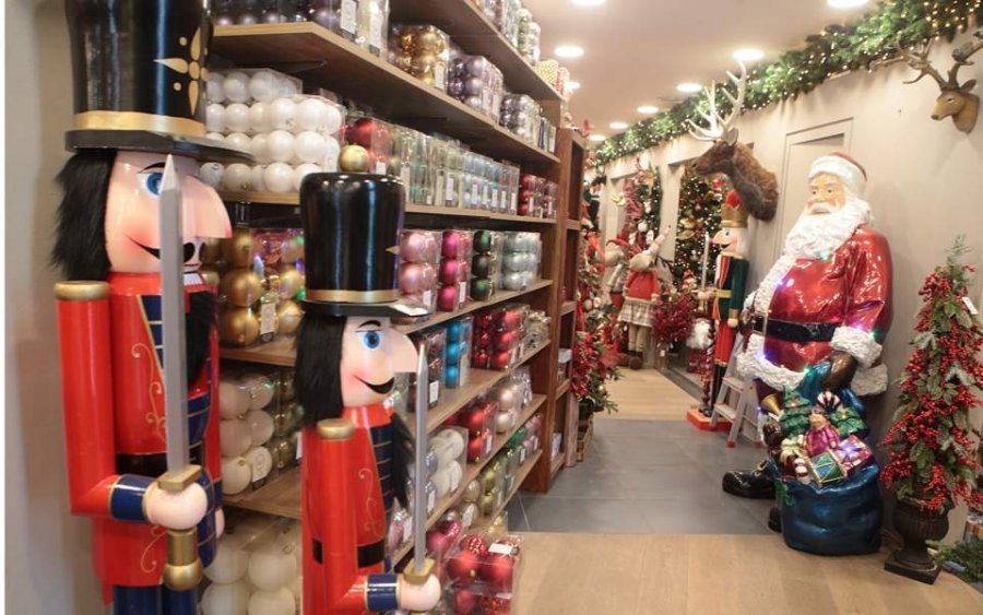 Greqia hap dyqanet e Krishtlindjeve deri më 8 janar, katër klientë në 100 m²