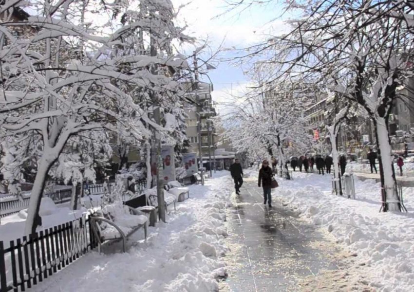 Shi e borë në Kosovë 