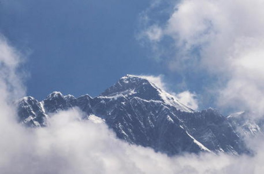 Maja më e lartë në botë, Everest ‘rritet’ sërish