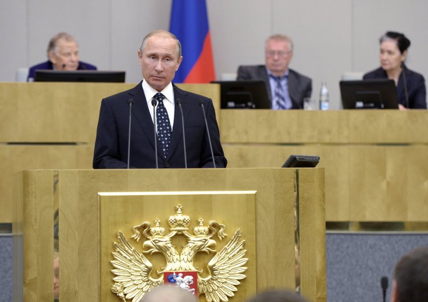 Duma ruse miraton imunitetin e përjetshëm për ish-presidentët dhe familjarët e tyre