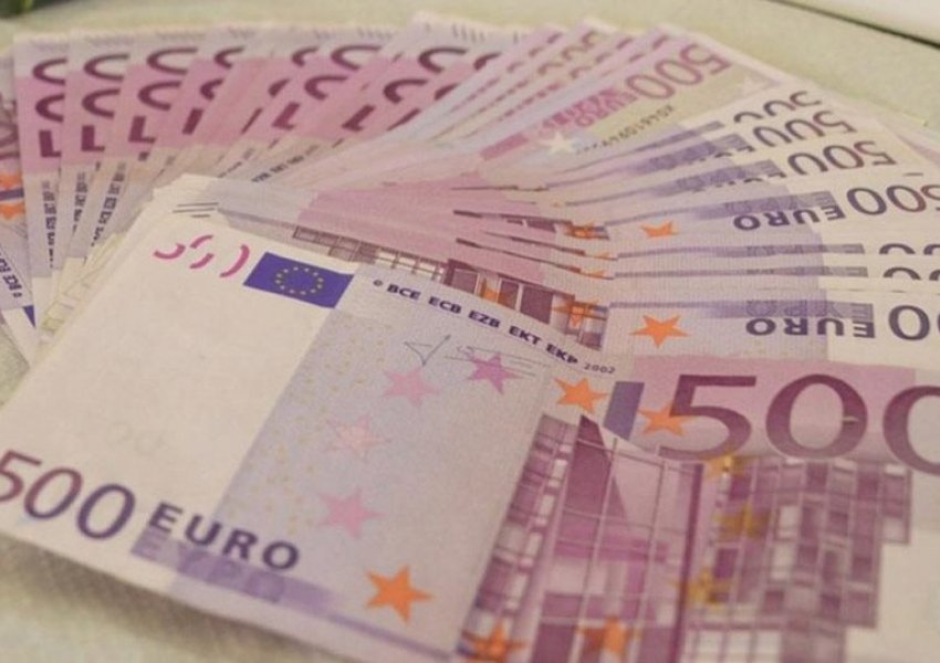 A po zvogëlohet qarkullimi i kartmonedha 500 euro-ve?!