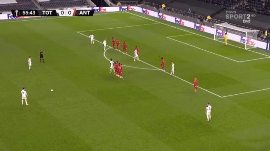 VIDEO/ Portieri i mohon Bale një supergol, por Tottenham shënon gjithsesi