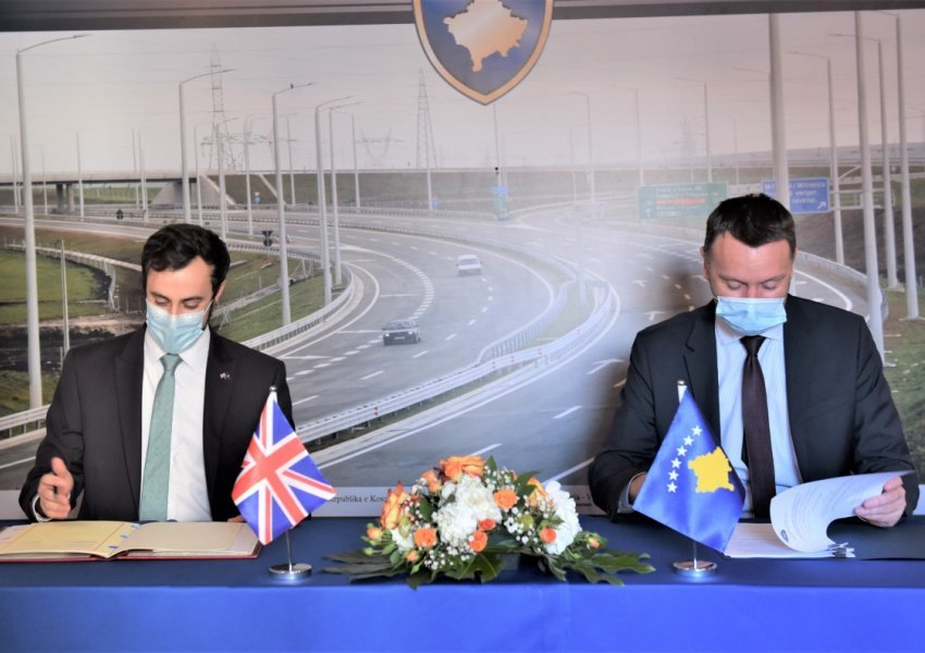 Kosovës dhe Britania, nënshkruajnë marrëveshje për transportin ndërkombëtar tokësor