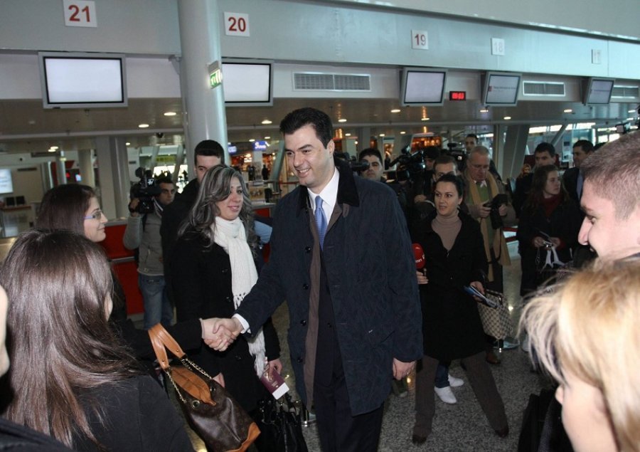 15 dhjetor 2010/ 10 vjet nga udhëtimi i parë i shqiptarëve pa viza
