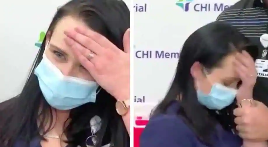 VIDEO/ U vaksinua kundër Covid, infermierja humb ndjenjat në konferencë për shtyp  