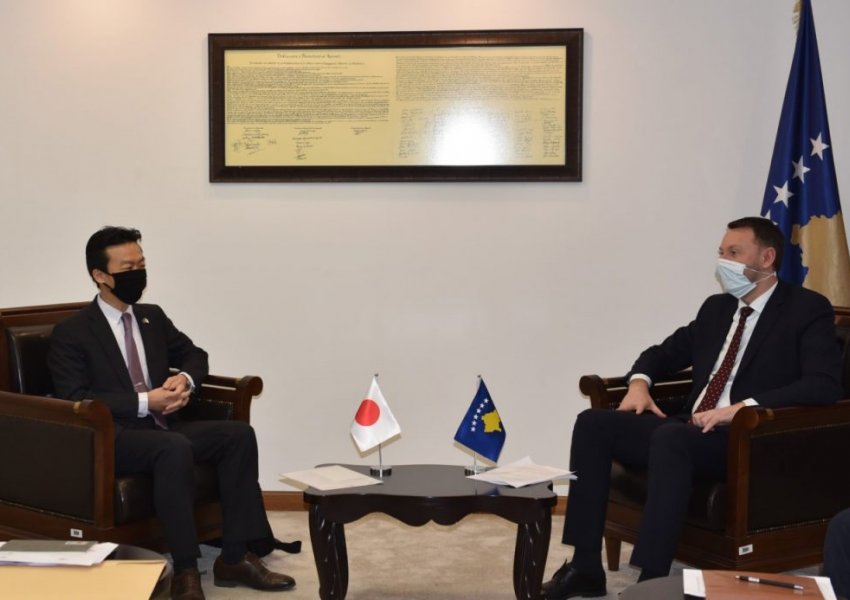 Abrashi priti në takim ambasadorin e Japonisë në Kosovë, ja për çka u dakorduan