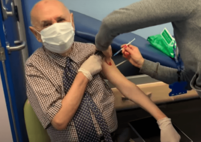 Ky është shqiptari i dytë që mori vaksinënën kundër koronavirusit, ja përjetimet e tij