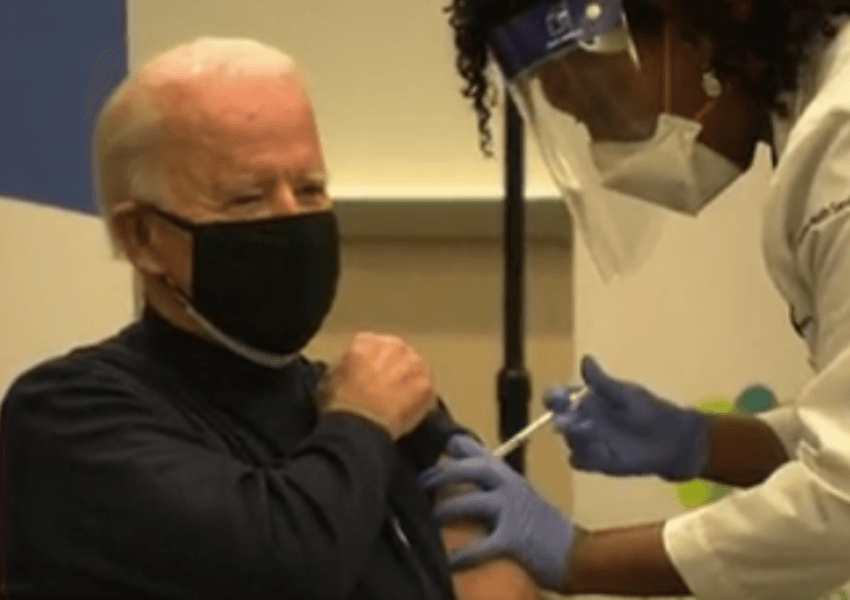 VIDEO/ ‘Është thjesht e mahnitshme’/ Presidenti i zgjedhur Joe Biden vaksinohet ‘live’