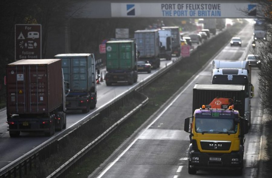 Pas kaosit se Britania do të mbetet pa ushqim Franca hap menjëherë kufirin