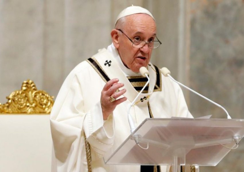 Papa aprovon: Vaksina e bërë me qeliza fetale është në rregull