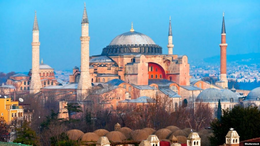 Gjykata turke do ta rishikojë në do të kthehet në xhami, Hagia Sofia, kisha-muze mijëravjeçare 