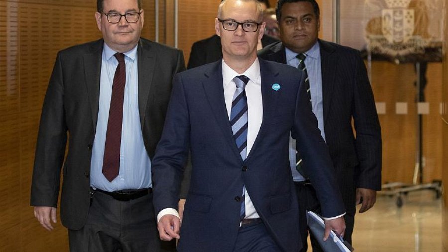 Ministri zelandez i Shëndetësisë jep dorëheqjen pas gafave gjatë pandemisë