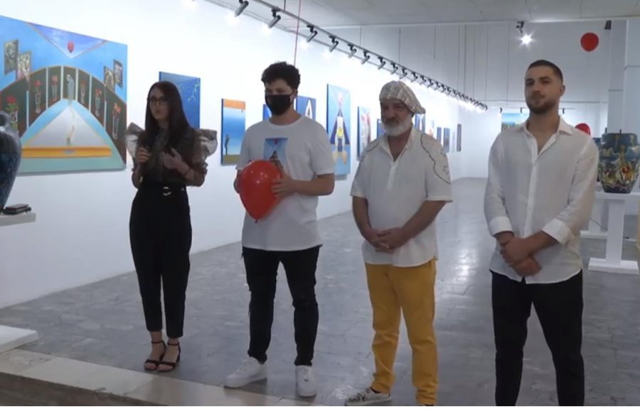VIDEO/ ‘Përtej artit’ ekspozita me 60 punimet me frymë surrealiste