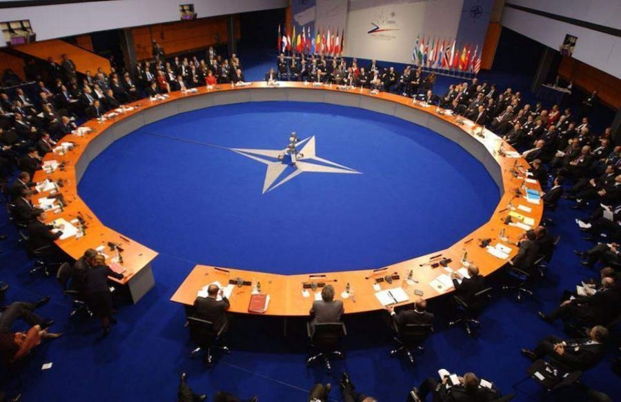 Pas aneksimit të Krimesë, NATO vë në veprim planin e mbrojtjes për Poloninë dhe Balltikun  