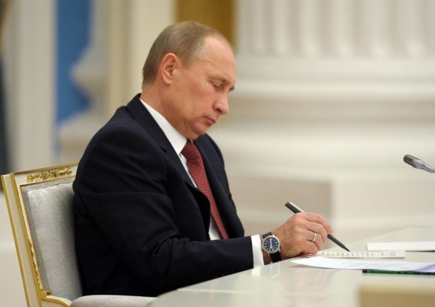 Në pushtet deri në vitin 2036/ Putin nënshkruan dekretin për ndryshimet kushtetuese