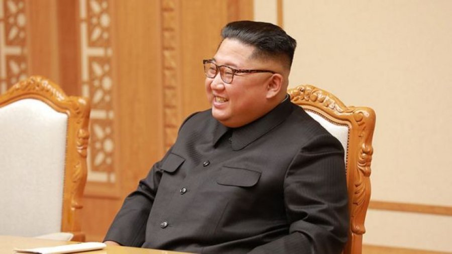 Trajtimi i virusit nga Koreja e Veriut ishte 'një sukses llamburitës”