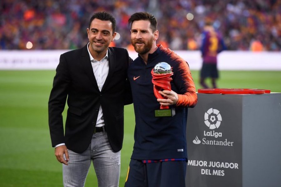 Xavi Hernandez pranon të marrë drejtimin e Barcelonës