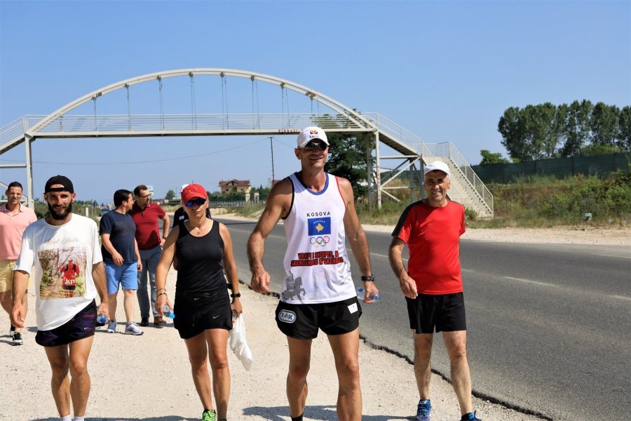  Vrapimi dy ditësh nga Prishtina në Tiranë i atletit Fikret Shatri