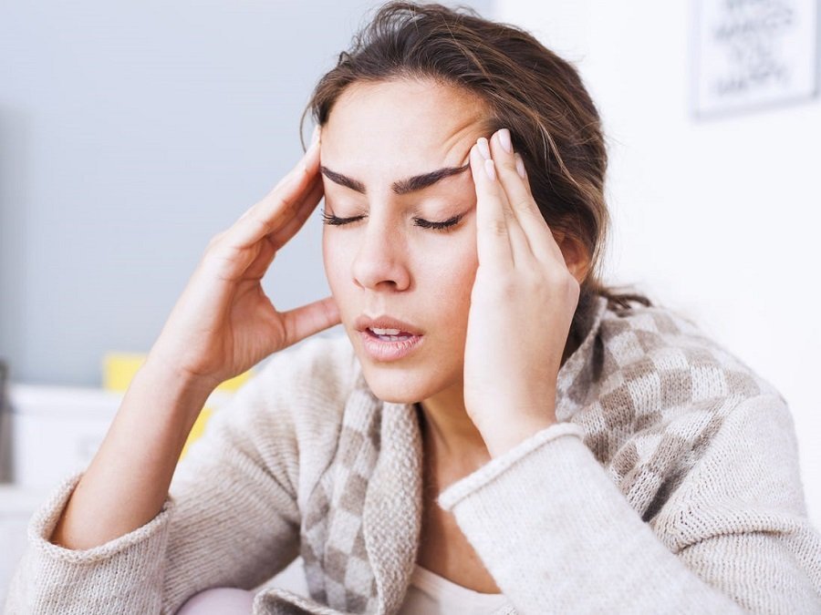 Keni dhimbje koke? 7 kurat natyrale që ju ndihmojnë