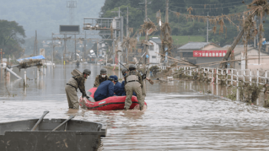 16 të vdekur si pasojë e shiut të rrëmbyeshëm në Japoni