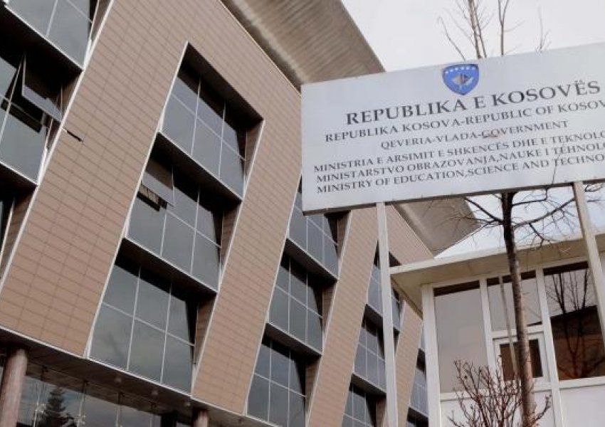 Departamenti Amerikan i Shtetit: Ministria e Arsimit në Kosovë po iu bën padrejtësi komunitetit mysliman