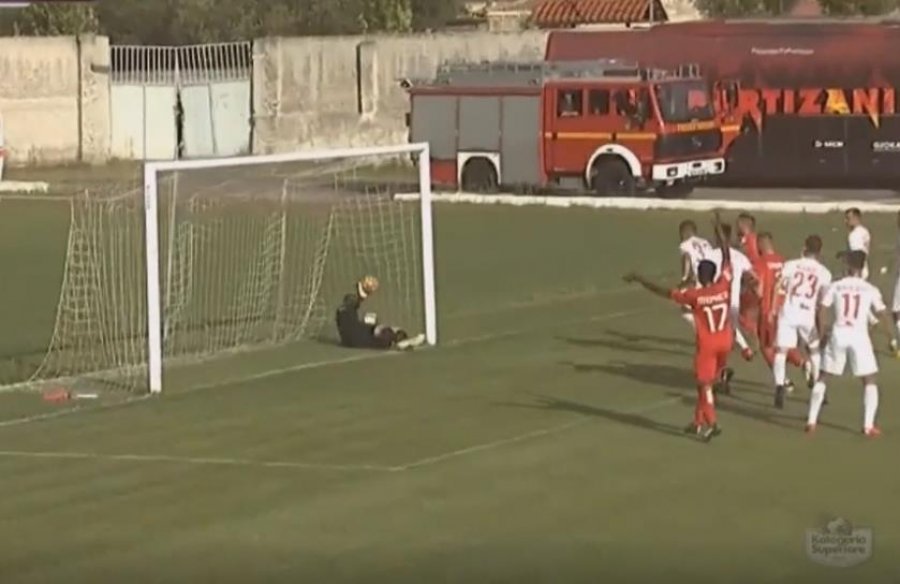 VIDEO/ Bylis në avantazh përballë Partizanit, gol i bukur nga goditja e dënimit!
