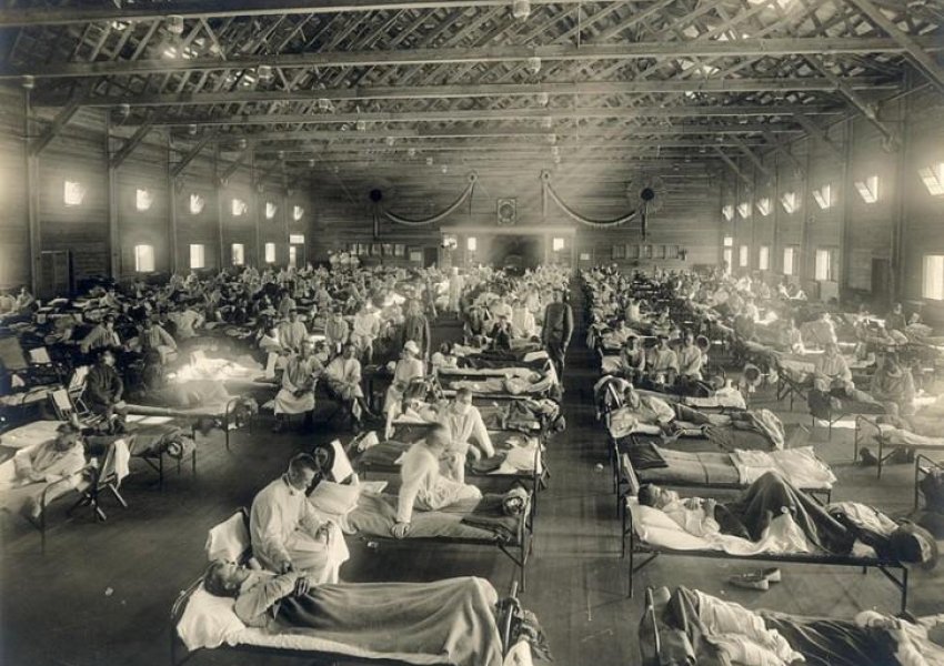 10 FOTO-t që dëshmojnë periudhën e trishtë të gripit spanjoll