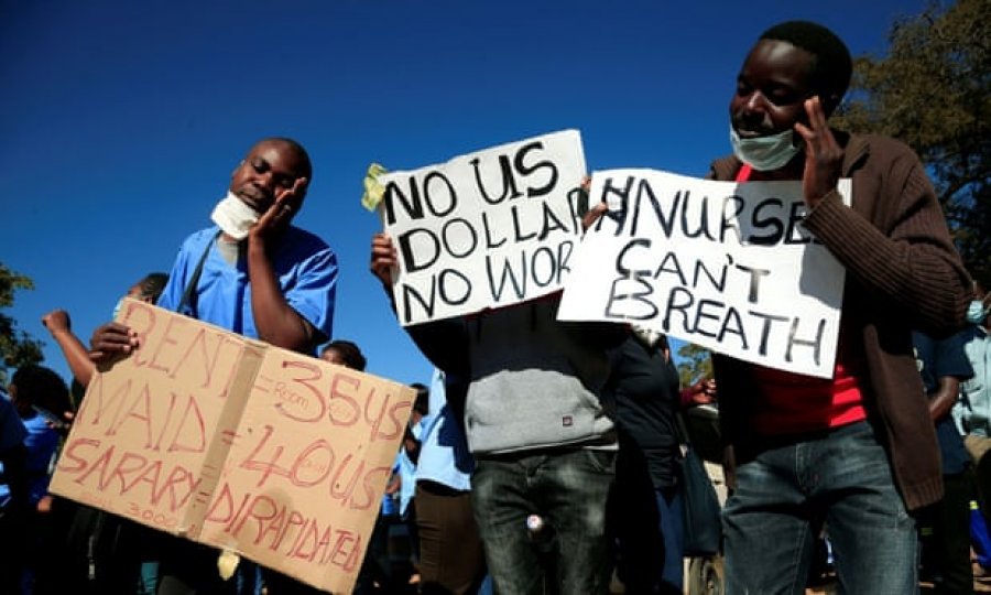 Zimbabve harxhon miliona për makina luksoze të zyrtarëve ndërsa vendi vuan nga uria